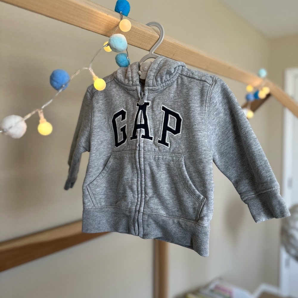 GAP hoodie